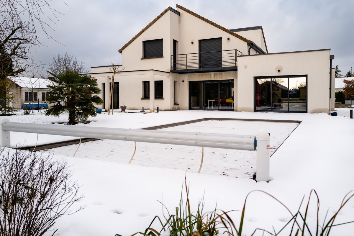 Comment entretenir sa piscine durant l’hiver ?
